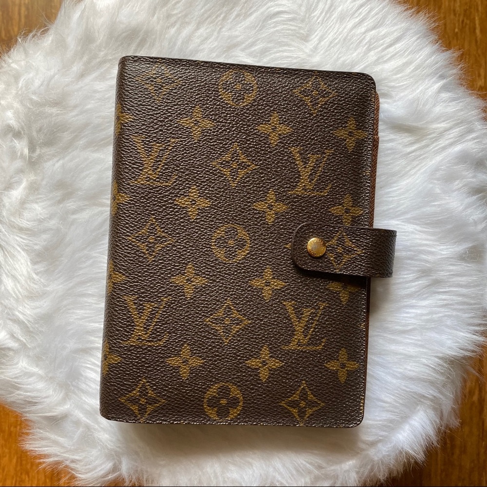 Louis Vuitton Medium Ring Agenda